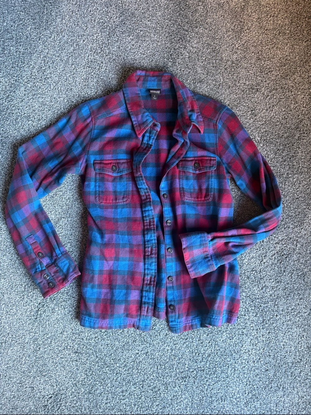 Patagonia Womens’ Red and Blue Plaid Flannel Button-Down Shirt